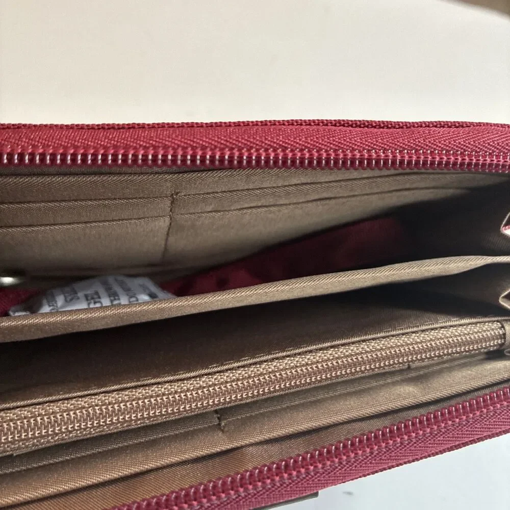 Travelon Wallet RFID Blocking Anti Theft Safe ID Deep Red /Beige Brand New